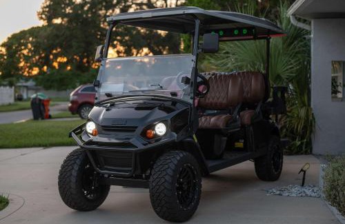 St. Petersburg - Clearwater House | Outdoor oasis Golf cart 5mi to Beach