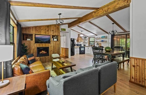 Rocky Grove House | Outdoor Paradise on the Creek - Jacuzzi - Stocked
