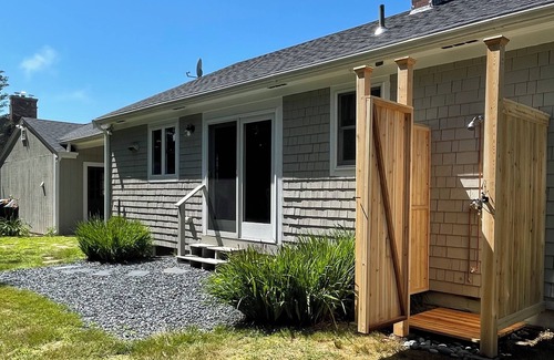 East Falmouth Cottage | Outdoor Shower, Firepit, BBQ, AC units and more! Near downtown and beaches!