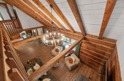 Rockbridge House | Outdoors Sleeps7 Family Getaway Fun Arcade
