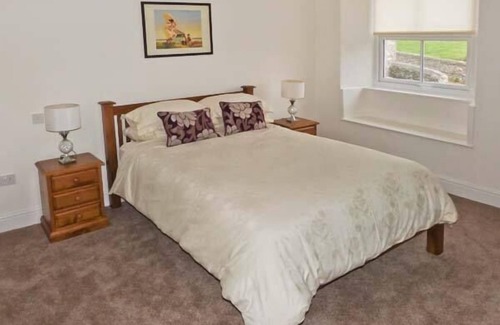 Flookburgh Cottage | OUTERTHWAITE COTTAGE, family friendly, with a garden in Flookburgh