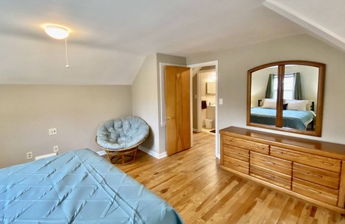 Cleveland Heights House | Outpatient Housing, Super Close to Cleveland Clinic, Fully Fenced-in Backyard