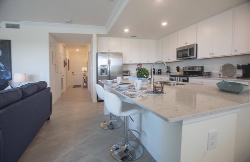 Lakewood Ranch Condo | Outstanding 2/bed, 2/bath with Lake and Green View