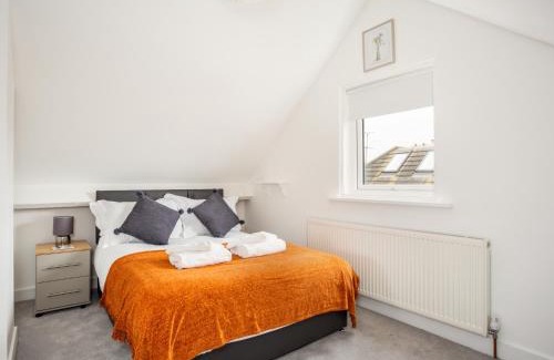 Windsor House | Outstanding 6 Sleeper - Great Location - Legoland
