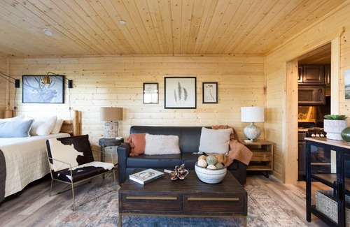 Chalet Village Condo | Outstanding Mt. LeConte View/Indoor Pool & Hot Tub