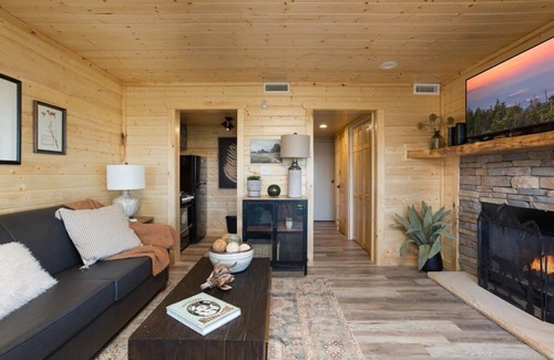 Chalet Village Condo | Outstanding Mt. LeConte View/Indoor Pool & Hot Tub