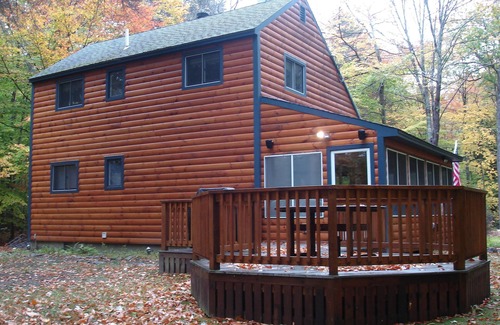 Standish Cabin | Outstanding Pet Friendly Family Retreat on Frye Island in Sebago Lake sleeps 7