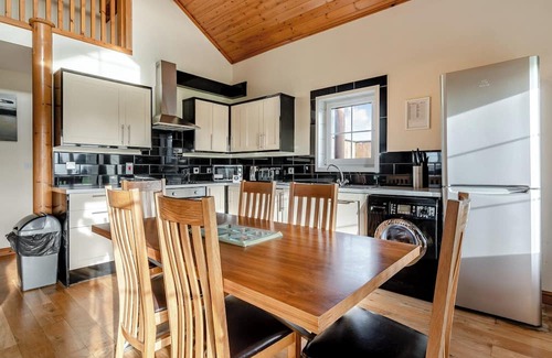 Hornsea Ski Chalet | Outstanding, spacious and contemporary two storey lodge.