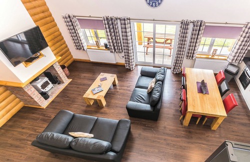 Hornsea Ski Chalet | Outstanding, spacious and contemporary two storey lodge.