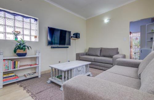 Ekurhuleni Apartment | Ovendales Self Catering Cottage