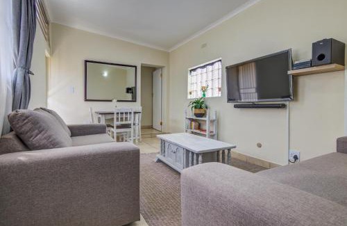Ekurhuleni Apartment | Ovendales Self Catering Cottage