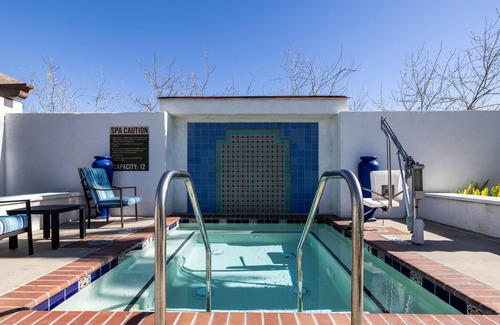 Upland House | Over 2000 SQFT House, Gym, Pool