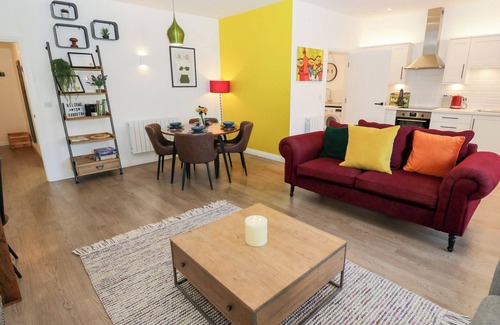 Haworth Cottage | Over The Arch