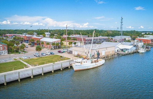 Historic Downtown Apalachicola Cottage | Over the Moon Guest Suite at Blue Moon Inn. Walk everywhere!