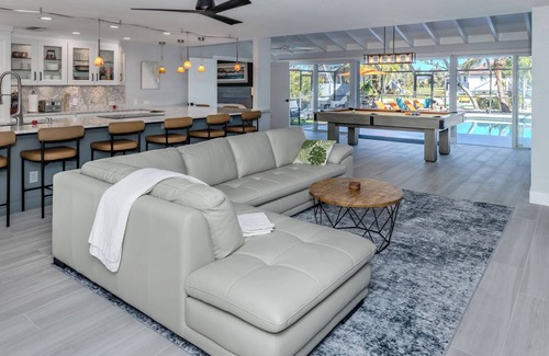 Overbrook Gardens House | Overbrook Gardens Waterfront Oasis