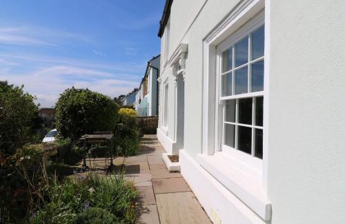 Hythe House | Overchurch