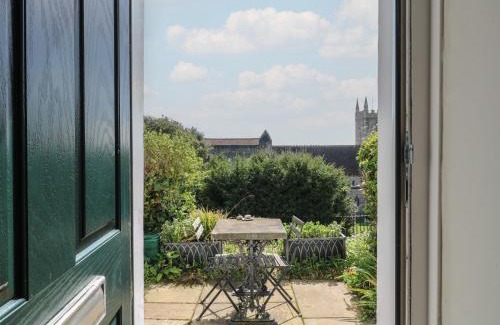 Hythe House | Overchurch