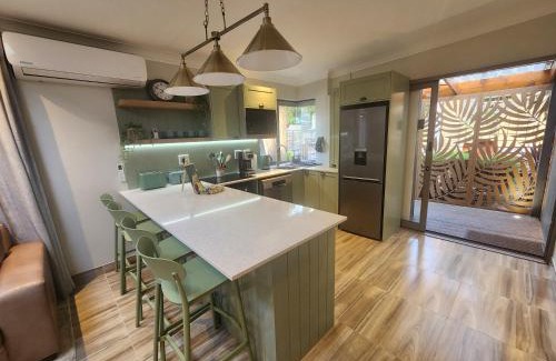 Paarl Apartment | Overflowing Life - Accommodation near Paarl Gim
