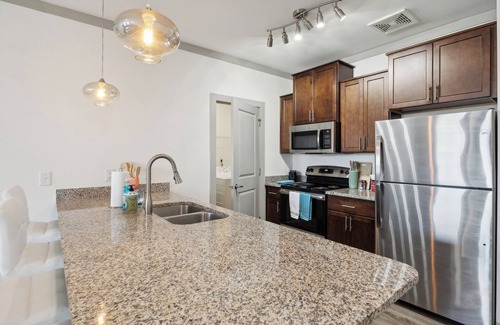 Farragut Apartment | Overlook 1214 I Beautiful 1Bd/1Bth Apt I Gym