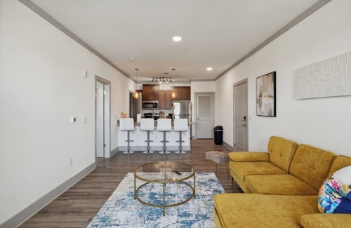 Farragut Apartment | Overlook 1214 I Beautiful 1Bd/1Bth Apt I Gym