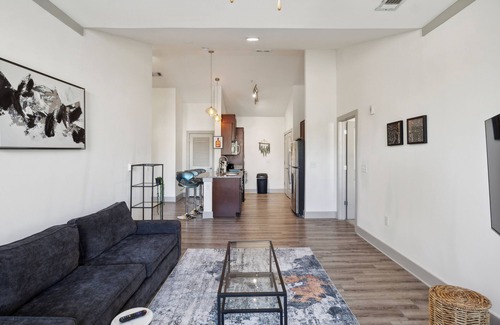 Farragut Apartment | Overlook 4302 I Stunning 2Bd/2Bth Apt I Pool