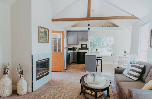 California Wine Country Cottage | Overlook Cottage