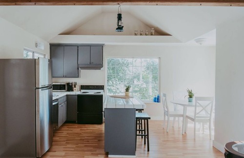 California Wine Country Cottage | Overlook Cottage