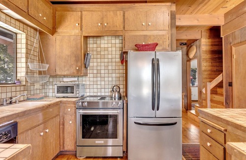 Bear Valley House | Overlooking Beautiful Bear Lake VH#318 by Bear Valley Vacation Rentals