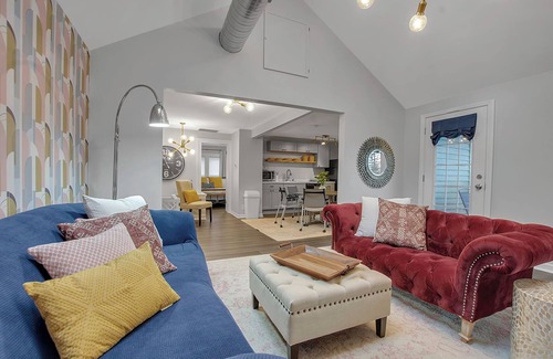 Orchard Park Apartment | Overnight in OP | Location, Vibe, Location!