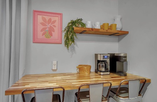 Orchard Park Apartment | Overnight in OP | Location, Vibe, Location!