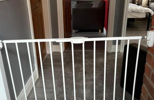 Newcastle-upon-Tyne Apartment | Ovington Grove 2 fully equipped kitchen free parking 3 bedrooms Netflix