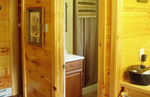 Town of Venice Cabin | Owasco Hill Cabin in the Finger Lakes Region of New York