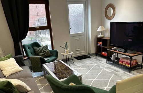 Tipton House | Owens' House - 3 Bed 2 Bath Relocation Corporate Stay