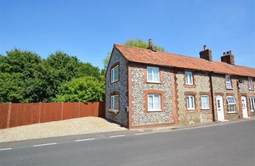 Holt House | Owl Cottage