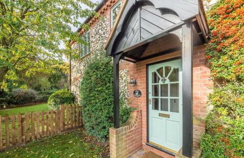 Burnham Market House | Owl Cottage Woodside