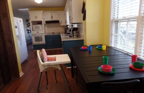 Mableton House | Owl House, 5 bed 3 Bath - Game Room , Six Flags - Braves - Aquarium.