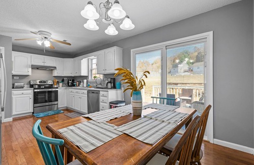 Collegedale House | Owl's Nest: Modern Cottage, Spacious Yard