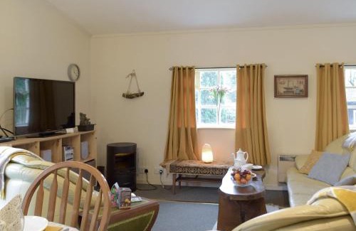 Cenarth House | Owls About - Uk6756