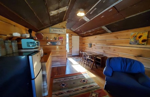 Suches House | Owls Nest - Glamping Pole Barn Stay - Deep Valley View