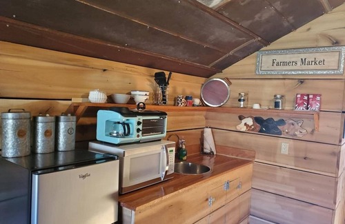 Suches House | Owls Nest - Glamping Pole Barn Stay - Deep Valley View