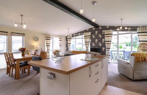 Leiston House | Owls Retreat, Lodge 11