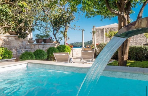 Ploce Villa | OWNER Luxury Villa Next to the City Walls for 8 Persons with Pool,Sauna,Gym
