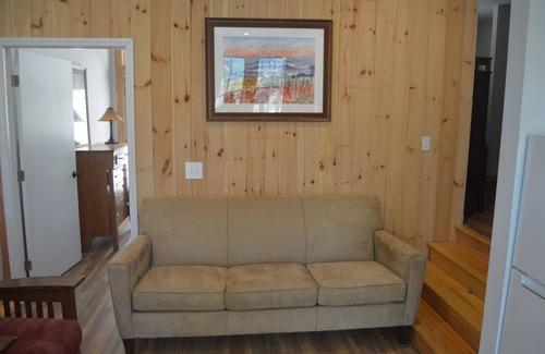 Weaverville Cabin | Ox Glen Coach House, Creekside