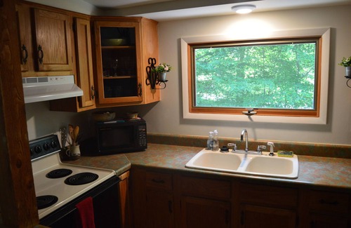 Weaverville Cabin | Ox Glenn Coach House, upstairs, a mountain retreat near the Blue Ridge Parkway