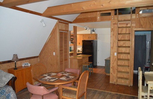 Weaverville Cabin | Ox Glenn Coach House, upstairs, a mountain retreat near the Blue Ridge Parkway
