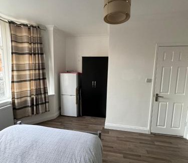 West Ham House | Oxborne Rooms UK - Gardner