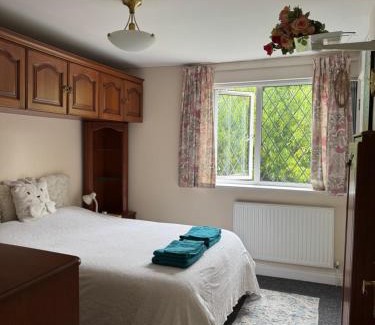 Headington Apartment | Oxford 2-Bedroom Flat 3 Beds Free Parking next to Park Ideal location