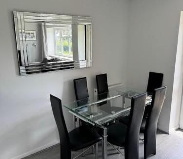 Oxford Apartment | Oxford, 2 Bedroom Private Flat with Parking