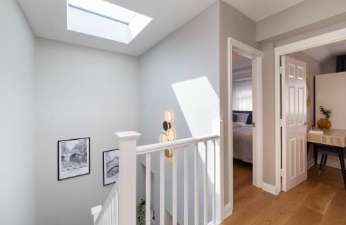 Headington House | Oxford Escape - Stylish 3 Bedroom Holiday Home with free parking