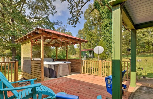 Oxford Cottage | Oxford Home With Hot Tub, 10 Mi to Ole Miss